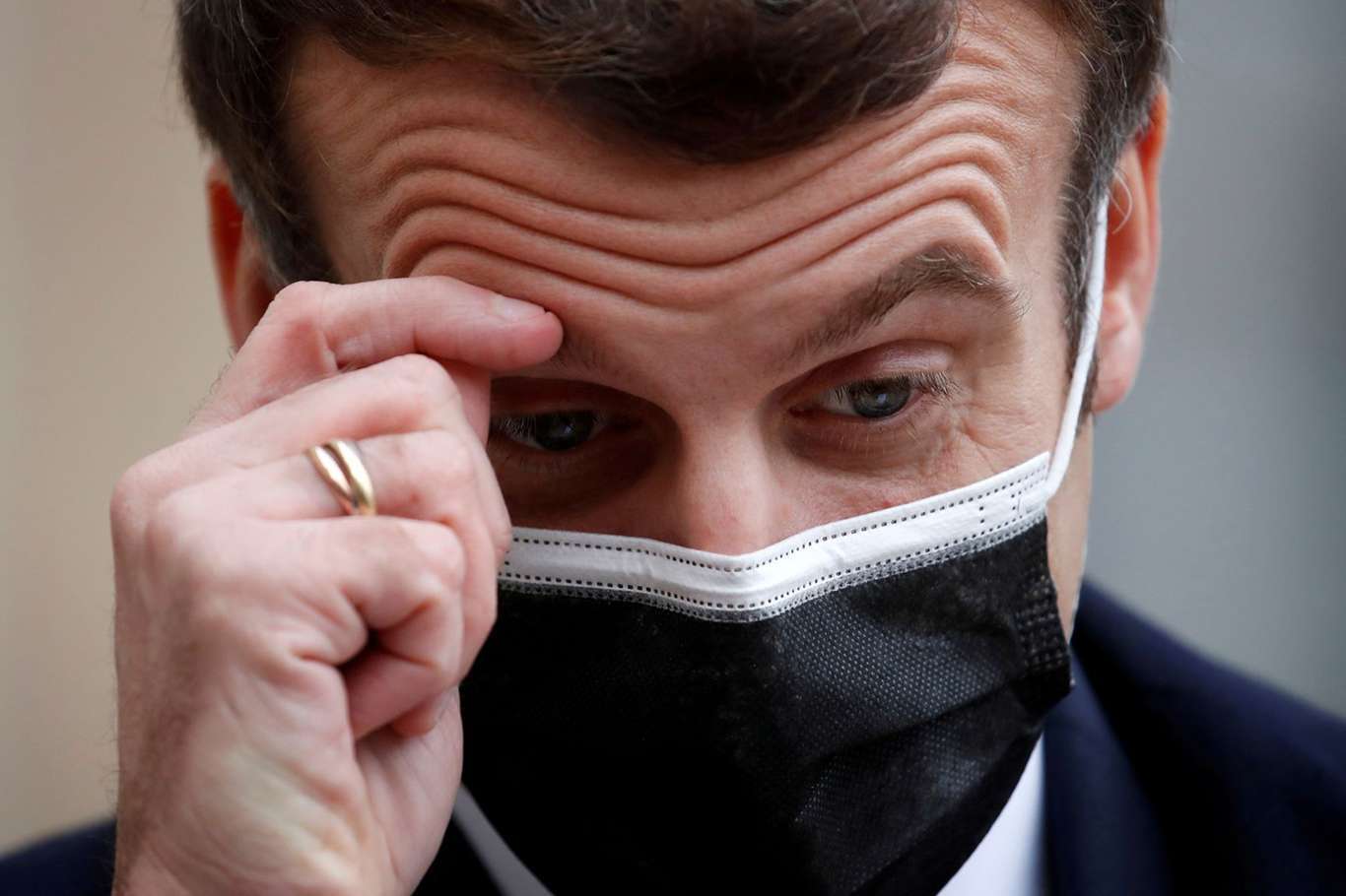 Macron'u tokatlayan şahsa 18 ay hapis cezası